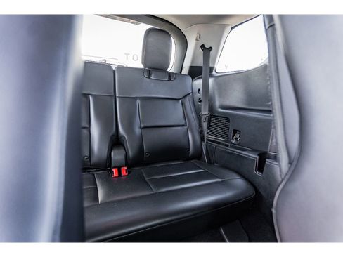 Used 2021 Ford Explorer XLT w/ Equipment Group 202A AWD/4WD image 27