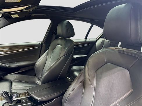 Used 2018 BMW 540i xDrive image 16
