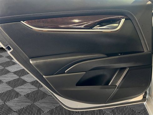 Used 2017 Cadillac XTS Luxury image 18