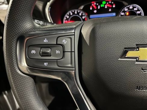 Used 2025 Chevrolet Blazer LT FWD image 19