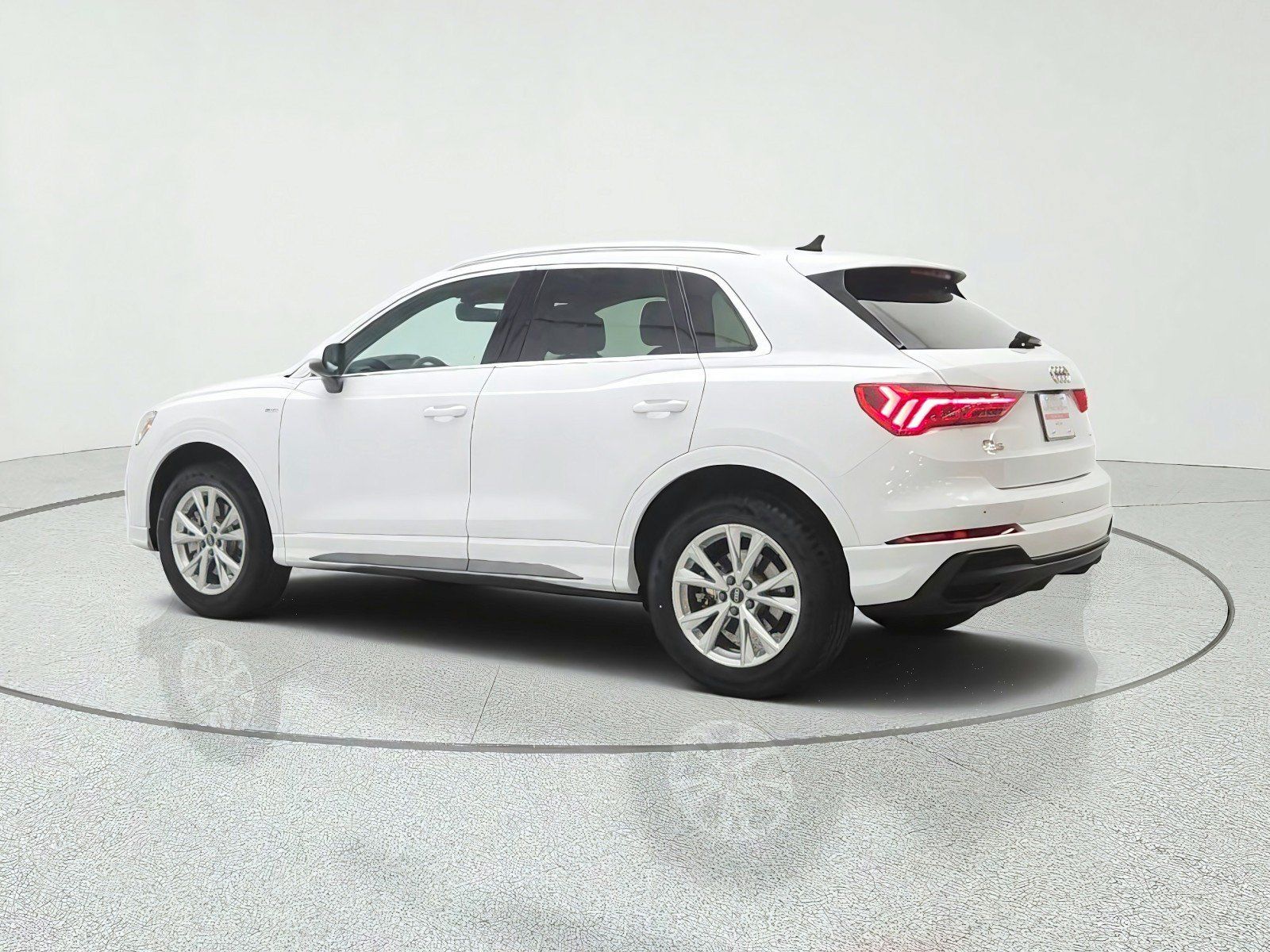 Used 2024 Audi Q3 2.0T Premium AWD/4WD image 7