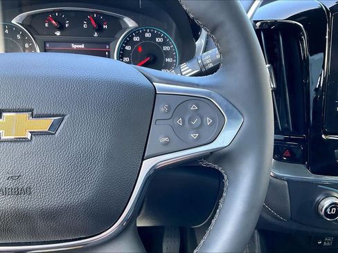 Used 2023 Chevrolet Traverse LT w/ LT Premium Package FWD image 19