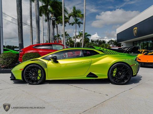 Used 2023 Lamborghini Huracan STO RWD image 2