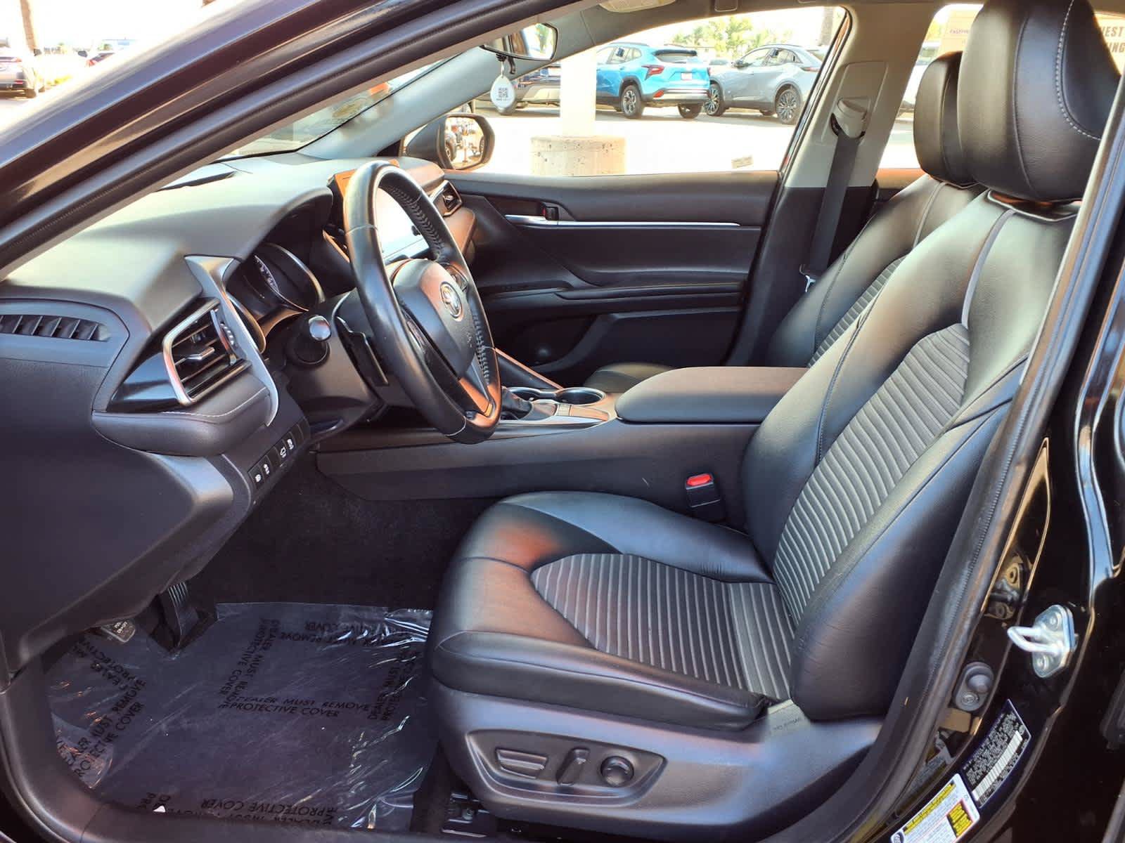 Used 2022 Toyota Camry SE w/ Carpet Mat Package (TMS) FWD image 15