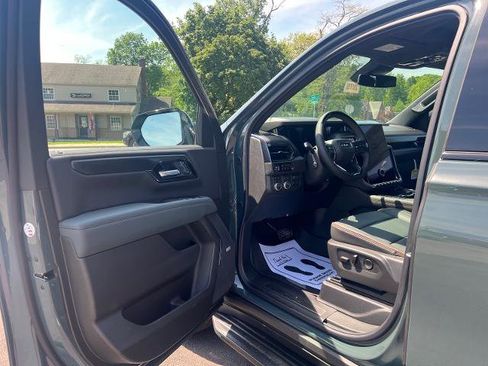 Used 2026 GMC Yukon AT4 w/ AT4 Preferred Package AWD/4WD image 8