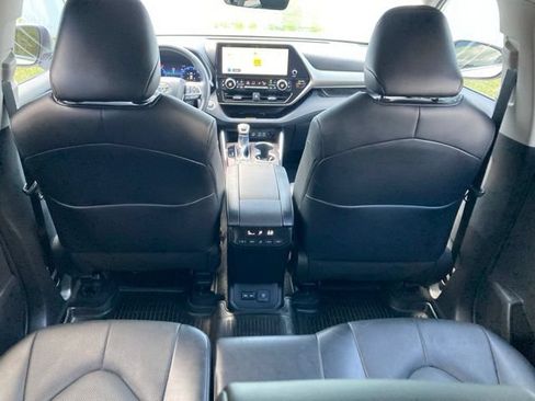 Used 2023 Toyota Highlander Limited AWD/4WD image 21
