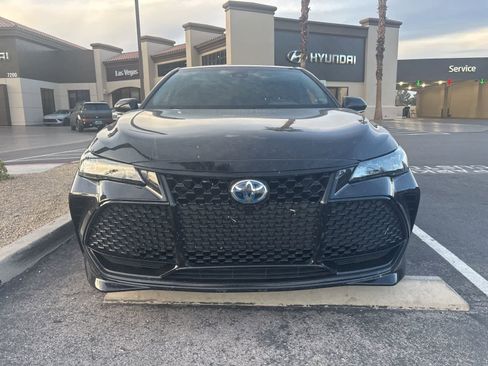 Used 2021 Toyota Avalon XSE image 2