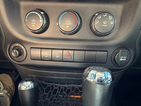 Used 2015 Jeep Wrangler Sport AWD/4WD image 22