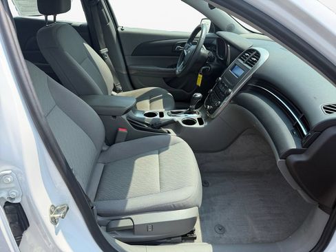 Used 2014 Chevrolet Malibu LS FWD image 9