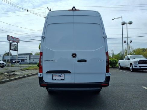 Used 2023 Mercedes-Benz Sprinter 2500 image 18