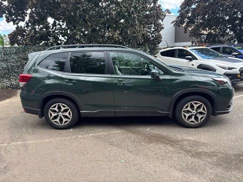 Used 2023 Subaru Forester Premium AWD/4WD image 4