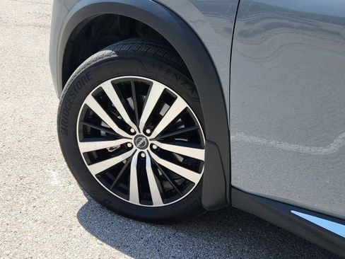 Used 2025 Nissan Pathfinder Platinum image 10