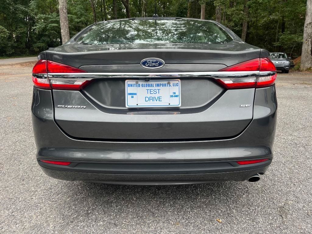 Used 2018 Ford Fusion SE FWD image 6