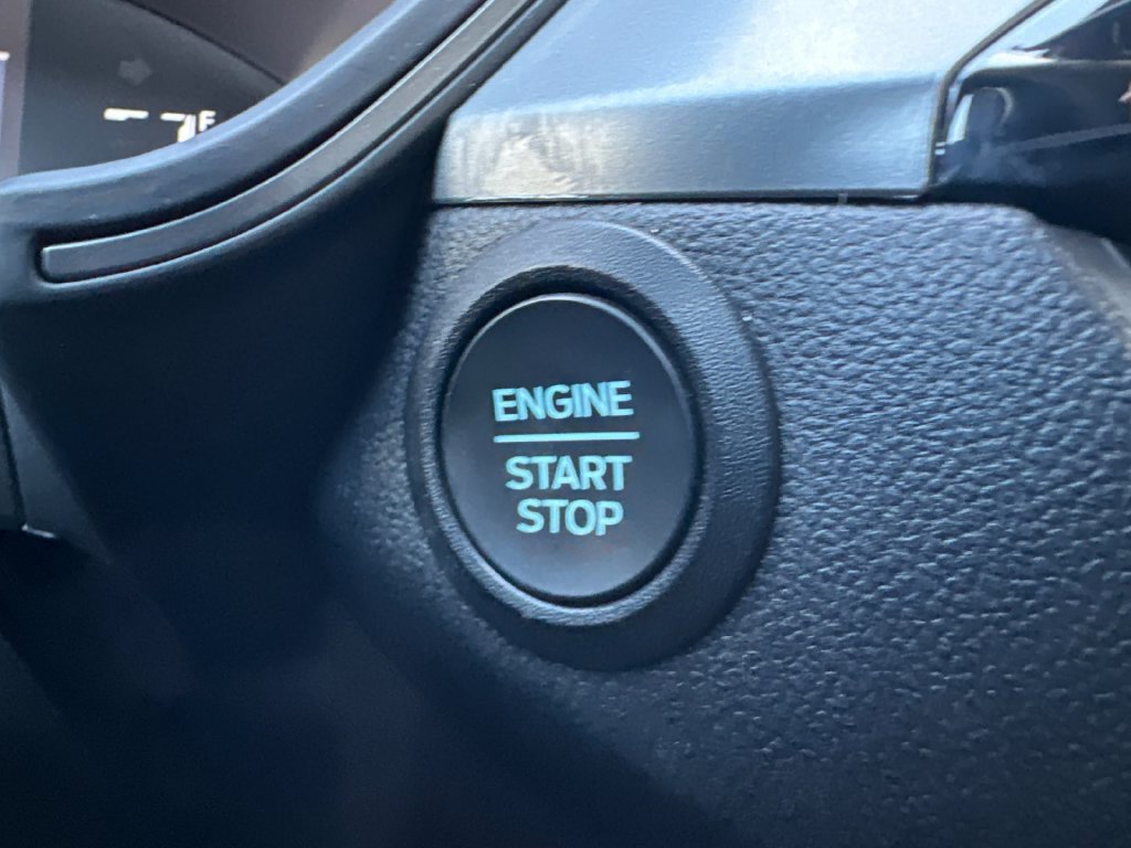 Certified 2025 Ford Escape Active AWD/4WD image 21
