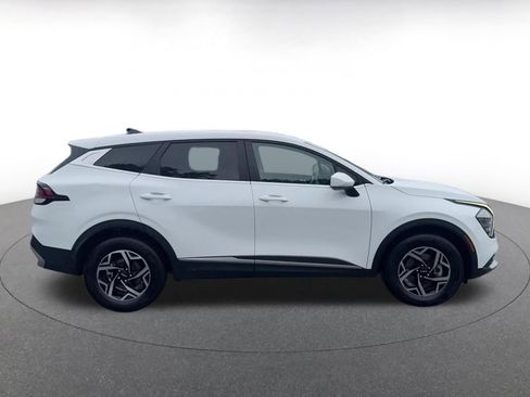 Used 2025 Kia Sportage LX AWD/4WD image 16