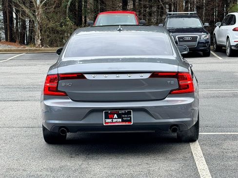 Used 2018 Volvo S90 T5 Momentum w/ Convenience Package image 5