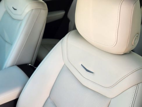 Used 2021 Cadillac XT6 Sport image 16