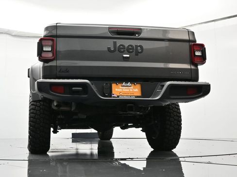 Certified 2025 Jeep Gladiator Sport image 47
