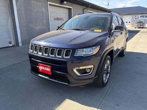 Used 2018 Jeep Compass Limited w/ Navigation Group AWD/4WD image 3