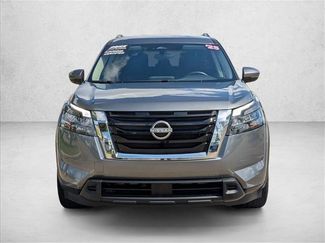 Used 2025 Nissan Pathfinder SV video 2