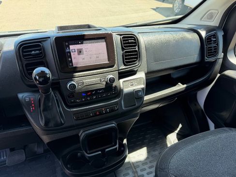 Used 2024 RAM ProMaster 2500 w/ Safety Group FWD image 19