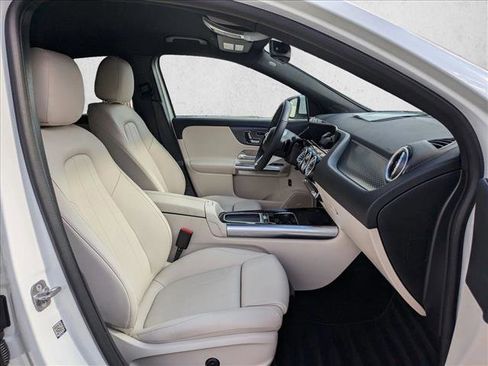 Certified 2025 Mercedes-Benz GLA 250 4MATIC w/ Exclusive Package image 22