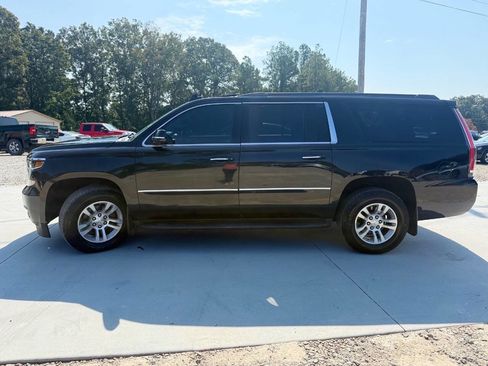 Used 2018 Chevrolet Suburban LT image 5