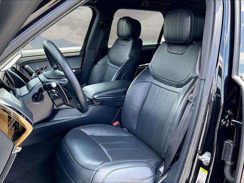 Used 2025 Land Rover Range Rover Sport SE AWD/4WD image 21