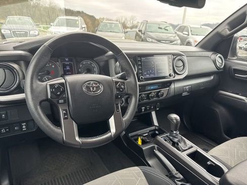 Used 2023 Toyota Tacoma TRD Sport w/ Technology Package AWD/4WD image 12