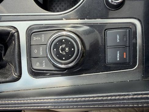Used 2017 Nissan Maxima Platinum FWD image 21