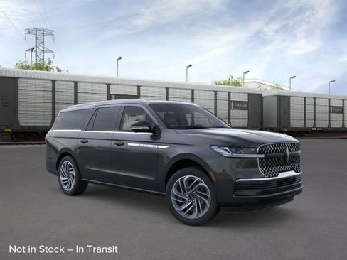 New 2026 Lincoln Navigator L Reserve AWD/4WD image 7