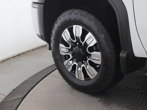 Used 2025 GMC Sierra 2500 Denali w/ Denali Reserve Package image 13