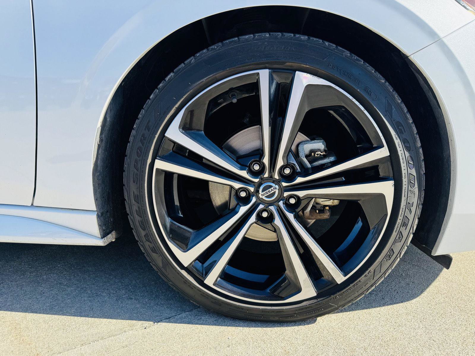 Used 2021 Nissan Sentra SR FWD image 37