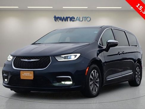 Certified 2023 Chrysler Pacifica Limited image 1