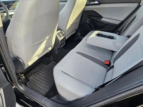 Certified 2024 Volkswagen Taos SE image 16