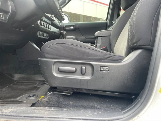 Certified 2021 Toyota Tacoma TRD Off-Road w/ Technology Package AWD/4WD image 30