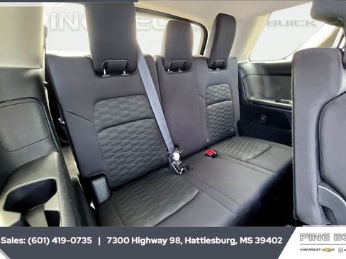 Used 2025 Nissan Pathfinder SV image 21