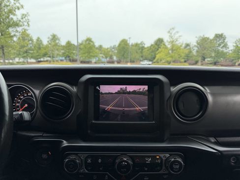 Used 2020 Jeep Gladiator Sport w/ Quick Order Package 24S AWD/4WD image 21