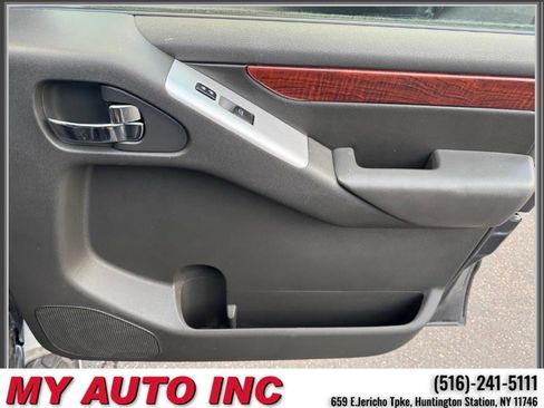 Used 2012 Nissan Pathfinder LE image 31