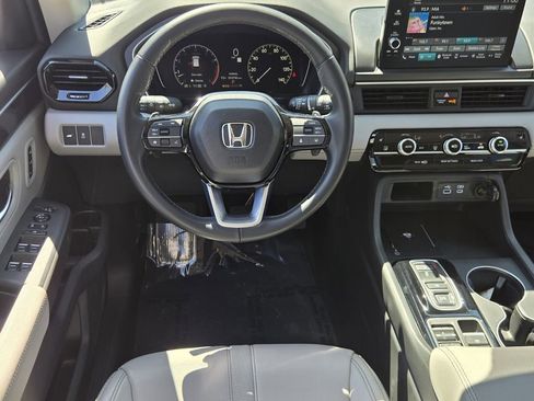 Certified 2025 Honda Pilot EX-L image 12