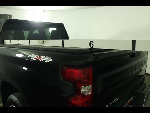 Used 2024 Chevrolet Silverado 1500 LT AWD/4WD image 12