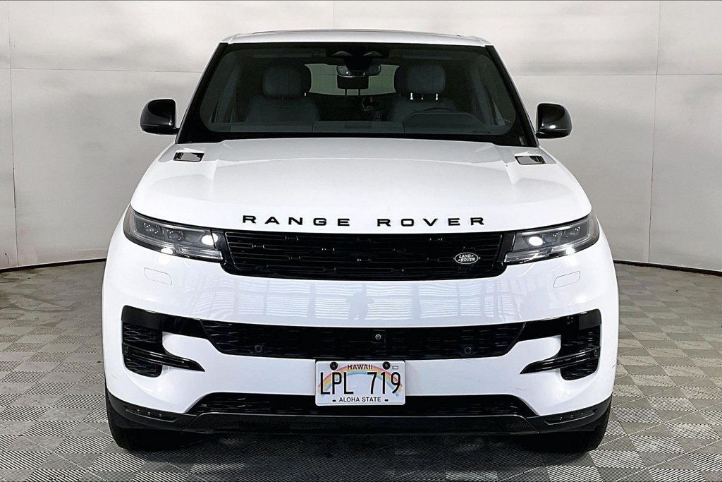 Used 2025 Land Rover Range Rover Sport SE AWD/4WD image 2