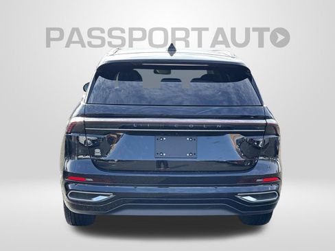 Used 2025 Lincoln Nautilus Reserve image 3