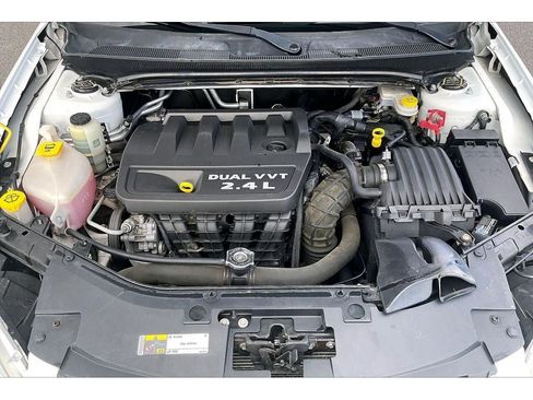 Used 2014 Chrysler 200 LX image 12