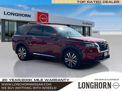 New 2025 Nissan Pathfinder Platinum w/ Cargo Package