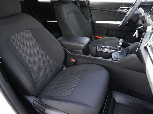 Used 2023 Kia Sportage LX AWD/4WD image 24