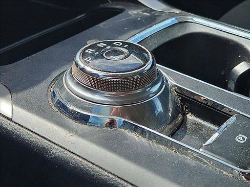 Used 2020 Ford Fusion SE image 9