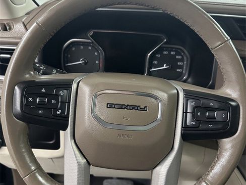 Used 2021 GMC Yukon XL Denali w/ LPO, Illumination Package image 17