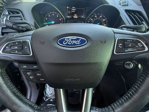 Used 2018 Ford Escape Titanium image 25