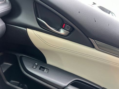 Used 2018 Honda Civic EX-L image 32